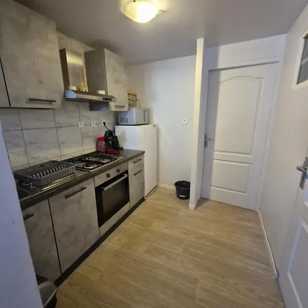 Apartment Neuf Dans Maison *